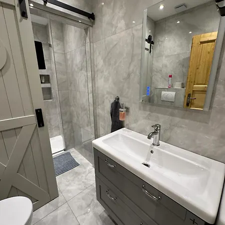 Karlin Oasis 2-bedroom דירה פראג