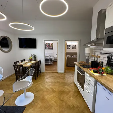 Karlin Oasis 2-bedroom Praga