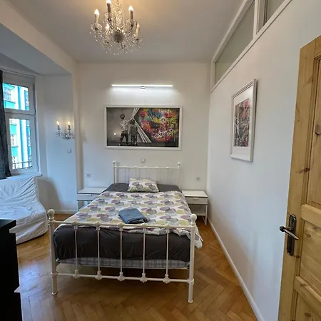 Karlin Oasis 2-bedroom דירה פראג