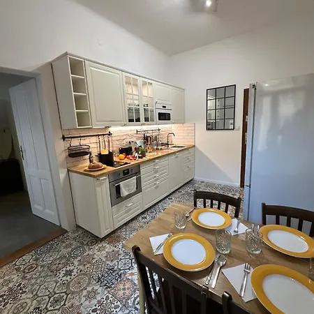 Karlin Oasis 2-bedroom *
